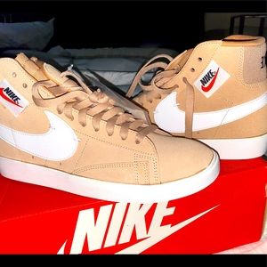 NIKE blazer mid rise rebel beige summit white